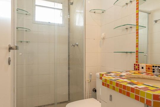 Banheiro de apartamento para alugar com 2 quartos, 53m² em Barra Funda, São Paulo