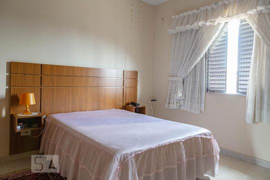 Quarto 1 de casa para alugar com 2 quartos, 313m² em Cipava, Osasco