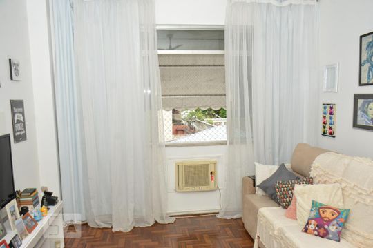 Sala de apartamento à venda com 2 quartos, 60m² em Jardim Guanabara, Rio de Janeiro