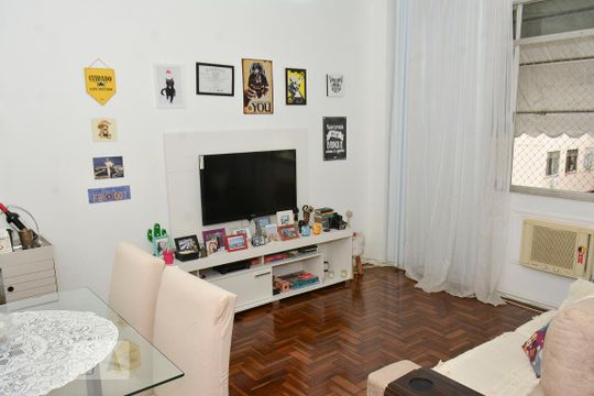 Sala de apartamento à venda com 2 quartos, 60m² em Jardim Guanabara, Rio de Janeiro