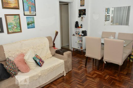 Sala de apartamento à venda com 2 quartos, 60m² em Jardim Guanabara, Rio de Janeiro