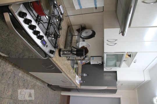 Cozinha de apartamento à venda com 3 quartos, 88m² em Vila Cláudia, São Paulo