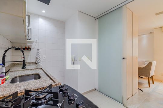 Cozinha de apartamento para alugar com 1 quarto, 65m² em Paraíso, São Paulo