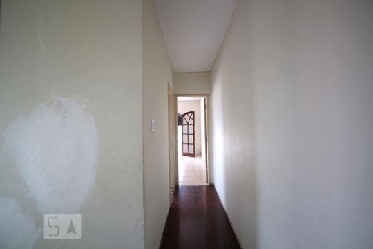 Corredor de casa à venda com 2 quartos, 100m² em Vila Santana, São Paulo