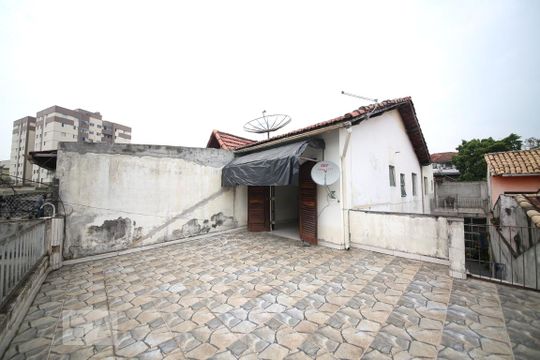 Terraço de casa para alugar com 2 quartos, 100m² em Vila Santana, São Paulo