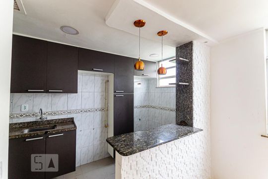 Cozinha  de apartamento para alugar com 2 quartos, 55m² em Cubango, Niterói