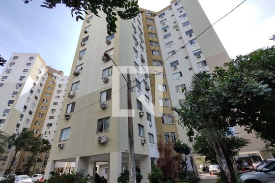 Fachada do bloco de apartamento para alugar com 1 quarto, 37m² em Anil, Rio de Janeiro