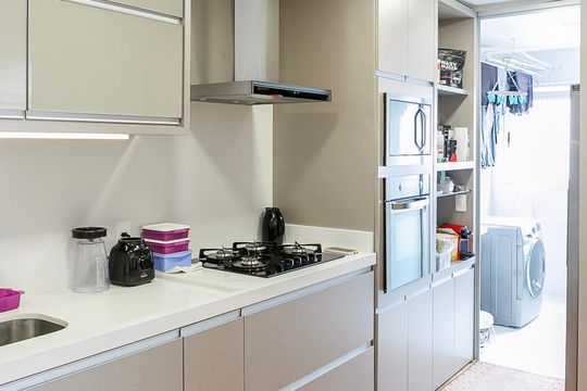 Cozinha de apartamento à venda com 2 quartos, 121m² em Pinheiros, São Paulo