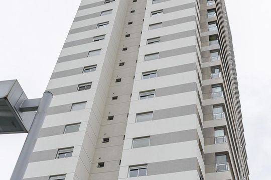 Fachada de apartamento à venda com 2 quartos, 121m² em Pinheiros, São Paulo