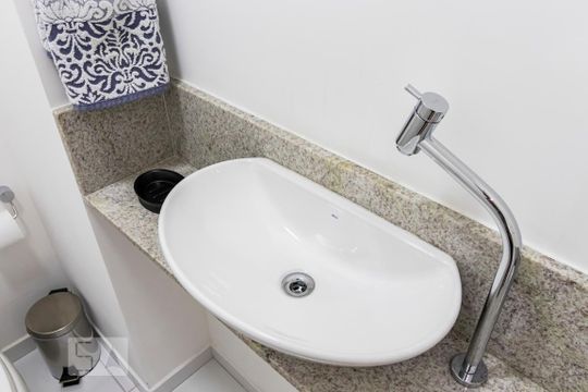Lavabo de apartamento para alugar com 1 quarto, 49m² em Vila Mariana, São Paulo