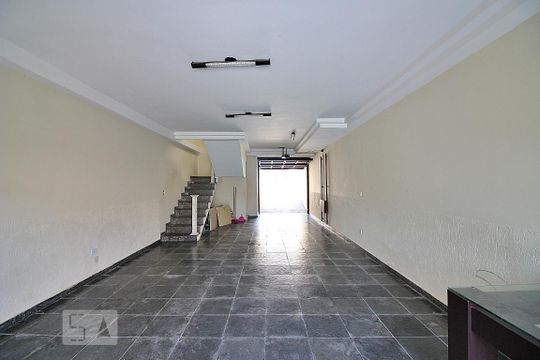 Garagem de casa à venda com 3 quartos, 240m² em Anchieta, São Bernardo do Campo