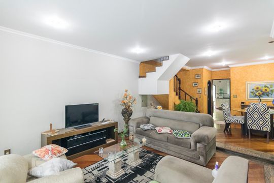 Sala de Estar de casa à venda com 4 quartos, 230m² em Parque Industriário, Santo André