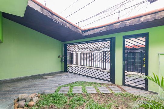Garagem de casa à venda com 4 quartos, 230m² em Parque Industriário, Santo André