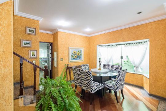 Sala de Jantar de casa à venda com 4 quartos, 230m² em Parque Industriário, Santo André