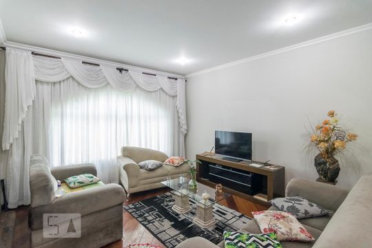 Sala de Estar de casa à venda com 4 quartos, 230m² em Parque Industriário, Santo André