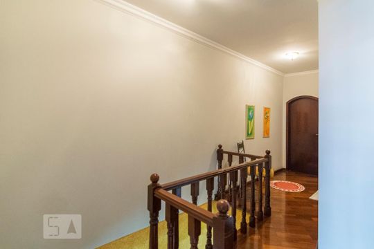 Hall da Escada de casa à venda com 4 quartos, 230m² em Parque Industriário, Santo André