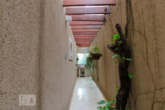 Quintal quarto 1 de casa à venda com 4 quartos, 260m² em Vila Mazzei, São Paulo