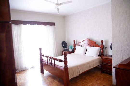 Quarto 1 de casa para alugar com 6 quartos, 310m² em Vila Industrial, São Paulo