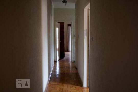 Corredor de casa para alugar com 6 quartos, 310m² em Vila Industrial, São Paulo