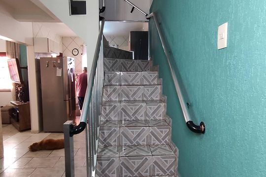 Escada de casa à venda com 3 quartos, 180m² em Harmonia, Canoas