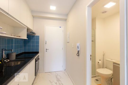 Cozinha de kitnet/studio para alugar com 1 quarto, 30m² em Consolação, São Paulo