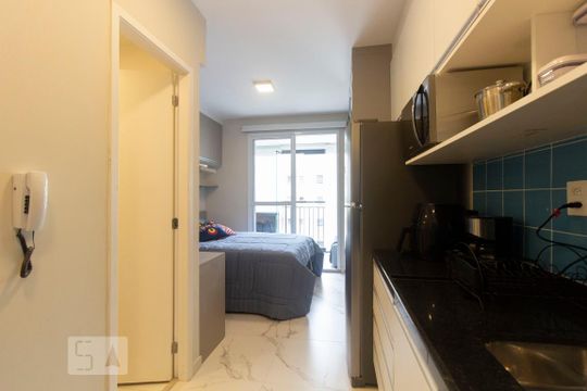 Cozinha de kitnet/studio para alugar com 1 quarto, 30m² em Consolação, São Paulo