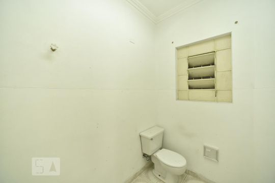 Banheiro de casa à venda com 3 quartos, 100m² em Cidade Mãe do Céu, São Paulo