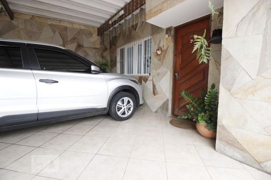 Garagem de casa à venda com 2 quartos, 102m² em Itaquera, São Paulo