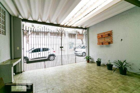 Garagem de casa à venda com 3 quartos, 100m² em Canindé, São Paulo