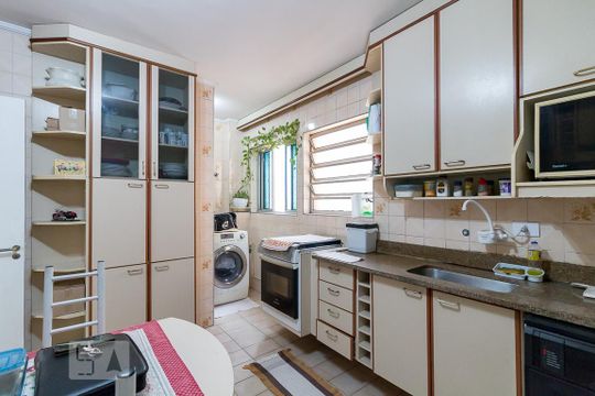 Cozinha de apartamento para alugar com 3 quartos, 90m² em Vila Silveira, Guarulhos