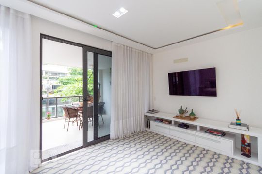 Sala de apartamento à venda com 3 quartos, 150m² em Barra da Tijuca, Rio de Janeiro