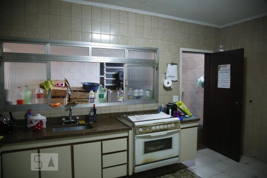Casa à venda com 4 quartos, 300m² em Jardim Grimaldi, São Paulo