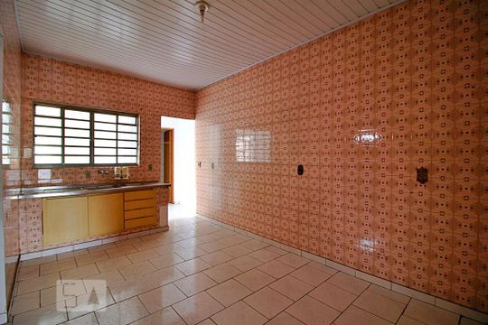 Cozinha de casa à venda com 3 quartos, 150m² em Vila Eldizia, Santo André