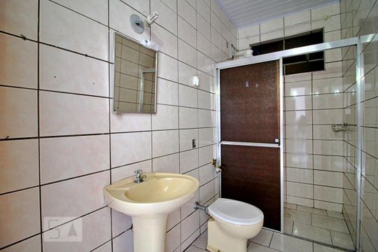 Banheiro de casa à venda com 3 quartos, 150m² em Vila Eldizia, Santo André