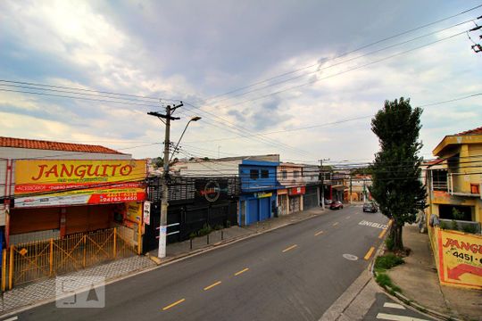 Vista de casa à venda com 3 quartos, 150m² em Vila Eldizia, Santo André