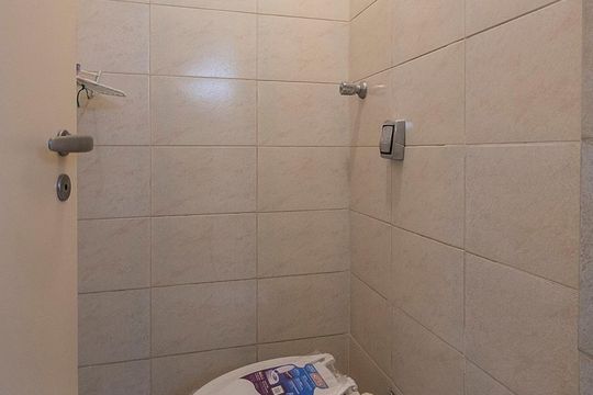 Área de Serviço - Banheiro de apartamento para alugar com 2 quartos, 125m² em Cerqueira César, São Paulo