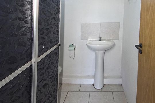 Banheiro de apartamento para alugar com 2 quartos, 50m² em Rio dos Sinos, São Leopoldo