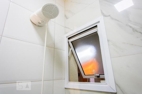 Banheiro do quarto 1 de apartamento para alugar com 2 quartos, 70m² em Parque Oratório, Santo André