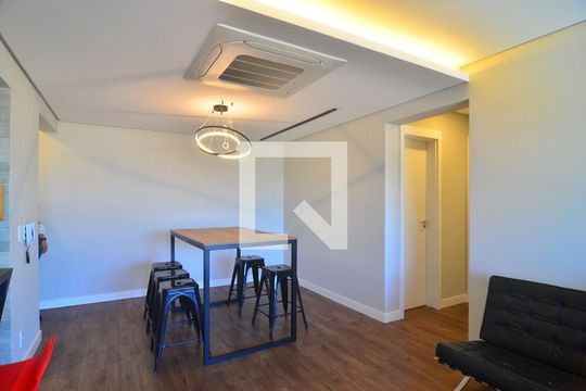 Sala de apartamento à venda com 2 quartos, 80m² em Centro, Canoas