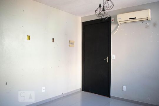 Sala de Estar de apartamento à venda com 2 quartos, 39m² em Campo Novo, Porto Alegre