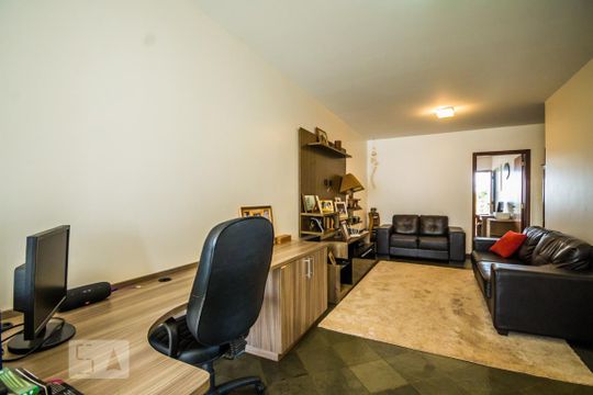 Sala de TV de casa à venda com 4 quartos, 240m² em Jardim Guanabara, Campinas