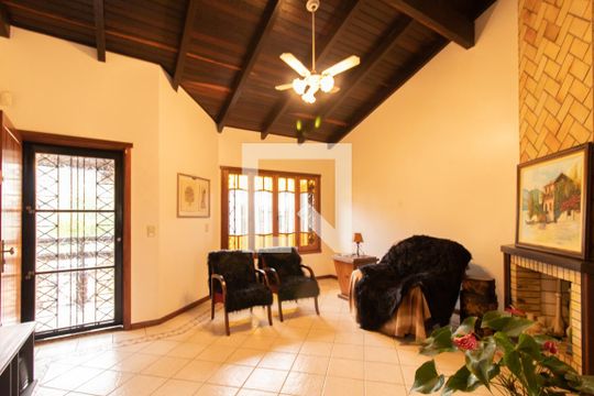 Casa para alugar com 3 quartos, 454m² em Cristal, Porto Alegre
