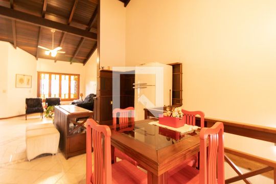 Sala de casa para alugar com 3 quartos, 454m² em Cristal, Porto Alegre