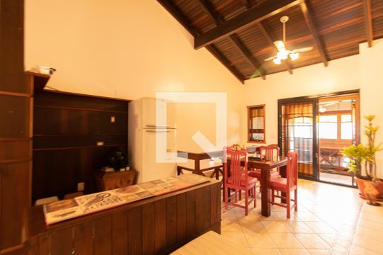 Sala de casa para alugar com 3 quartos, 454m² em Cristal, Porto Alegre
