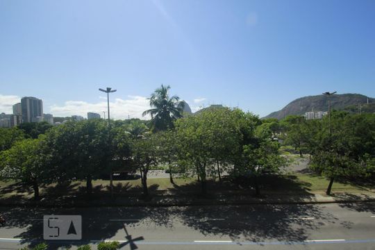 Vista de kitnet/studio para alugar com 1 quarto, 28m² em Botafogo, Rio de Janeiro