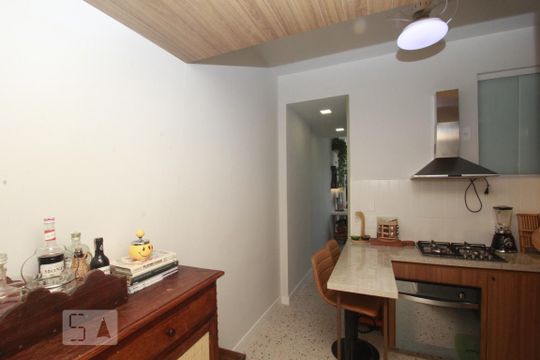 Cozinha de kitnet/studio para alugar com 1 quarto, 28m² em Botafogo, Rio de Janeiro