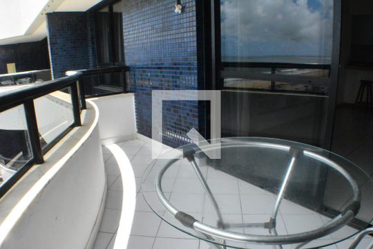 Área com varanda e vista para o mar de apartamento para alugar com 1 quarto, 60m² em Armação, Salvador