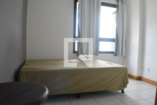 Quarto de apartamento para alugar com 1 quarto, 60m² em Armação, Salvador