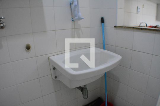 Cozinha com área de serviço de apartamento para alugar com 1 quarto, 60m² em Armação, Salvador