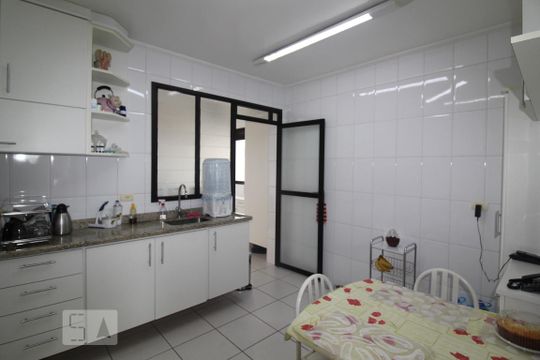 Cozinha de apartamento à venda com 3 quartos, 120m² em Barcelona, São Caetano do Sul